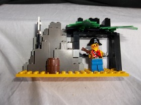 Lego Pirates #1873 Pirate Treasure Used, complete, without instructions/box
