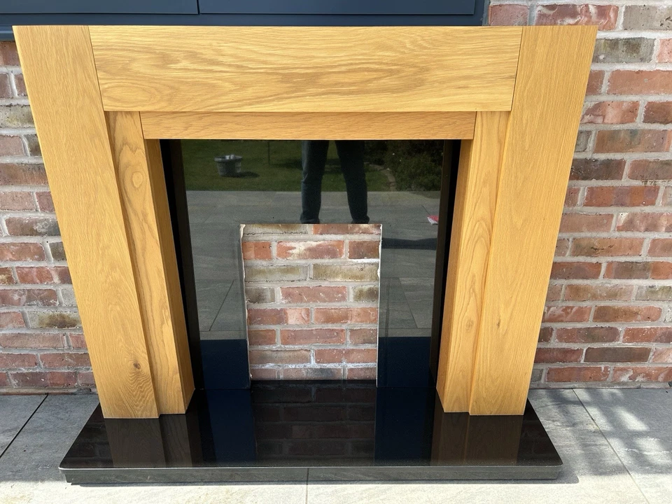 COMPLETE FIREPLACE - NATURAL OAK VENEER - BLACK MARBLE - COAL EFFECT GAS FIRE - Image 3 of 4