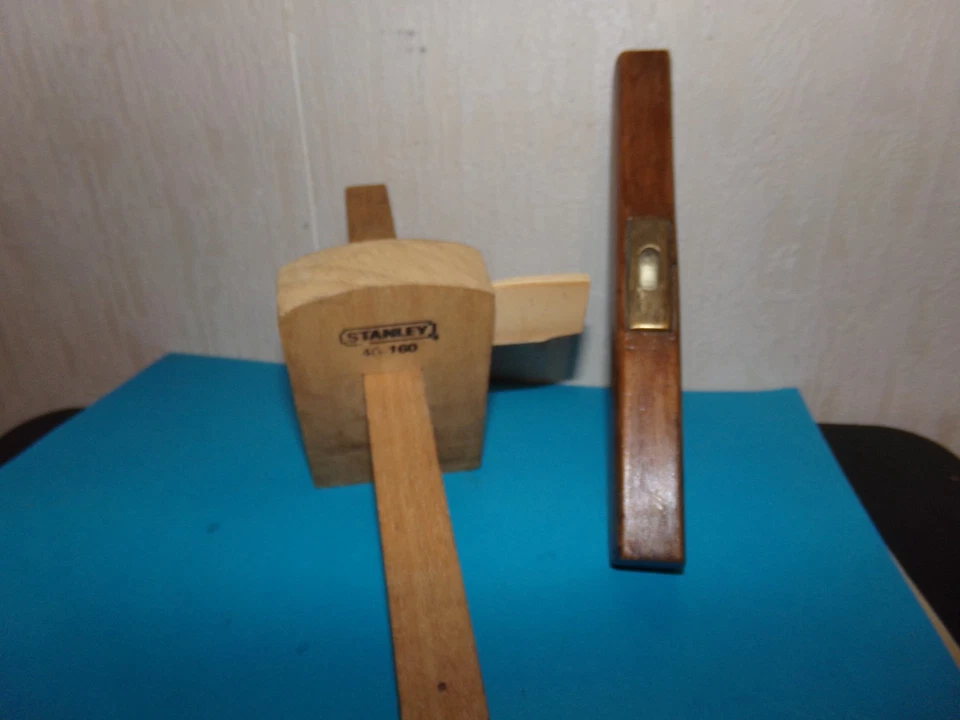 ANCIEN PETIT NIVEAU BOIS BUIS ET TRUSQUI N COLLECTION OUTIL VOIR DETAILS PHOTOS - Photo 2/4