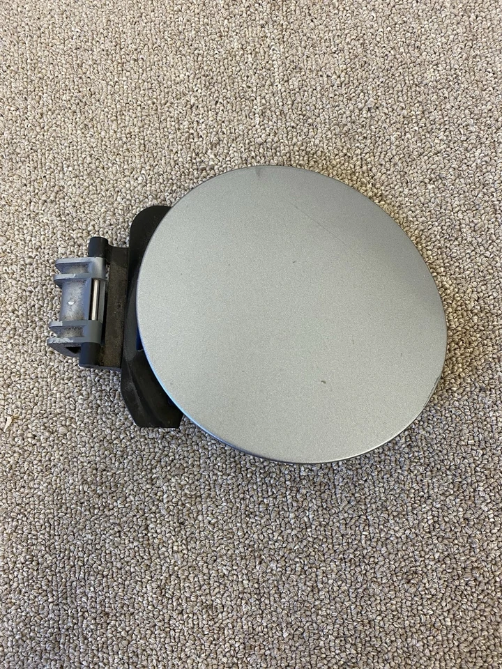 2003-2008 NISSAN 350Z GAS TANK FILLER DOOR LID OEM GRAY - Image 3 of 4