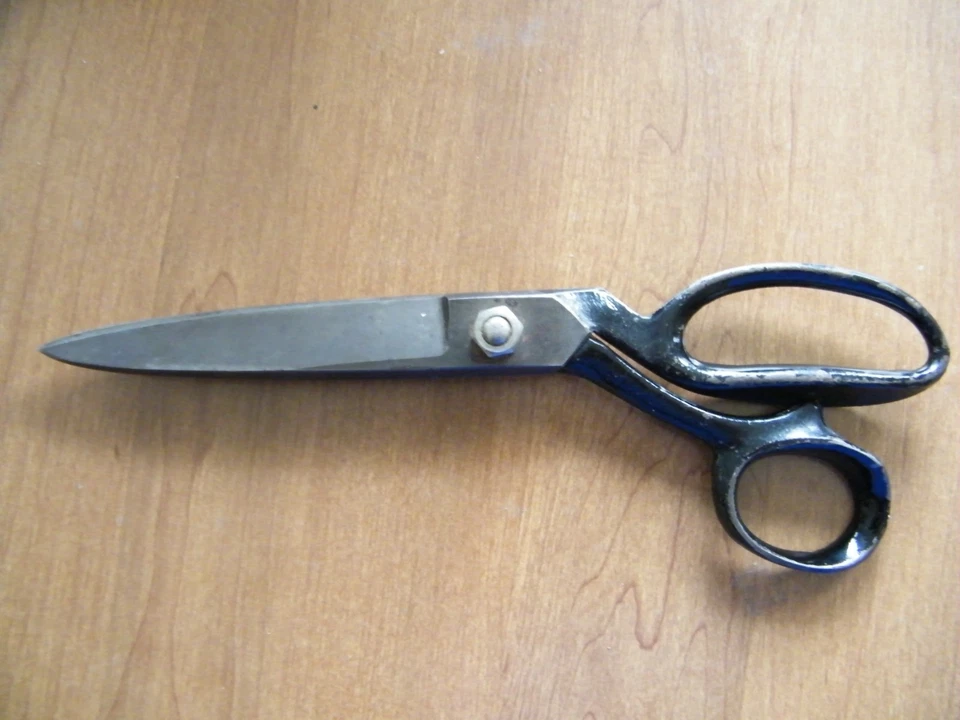 Vintage Clauss No. 3310 & 3318, Wiss 38-1374 Scissor Lot ~ Need Sharpened - Image 3 of 4