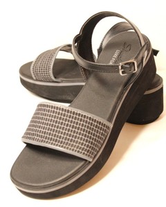 skechers luxe foam sandals