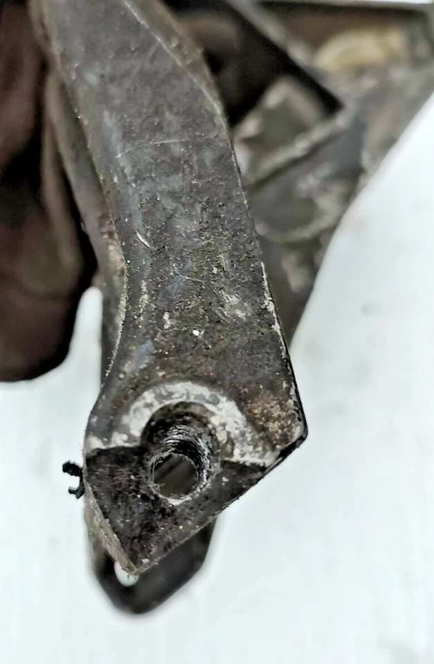 1969-1970 Buick GS GSX 400 430 455 A/C Alternator Bracket 1231871 - Image 3 of 4