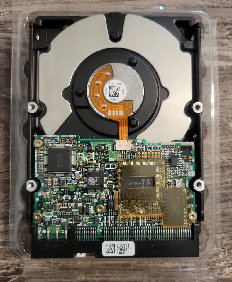 Hard IBM Deskstar 22GXP DJNA-371350 845.4oz2657 13.5GB 7200U/Min 2MB Ata 3.5'' - Image 3 of 4