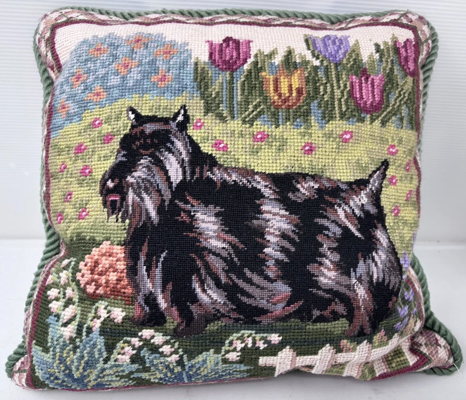 Almohada de Colección Scottish Terrier Lana Punta de Aguja 14"x14"x6" - LINDA Foto 2 de 4
