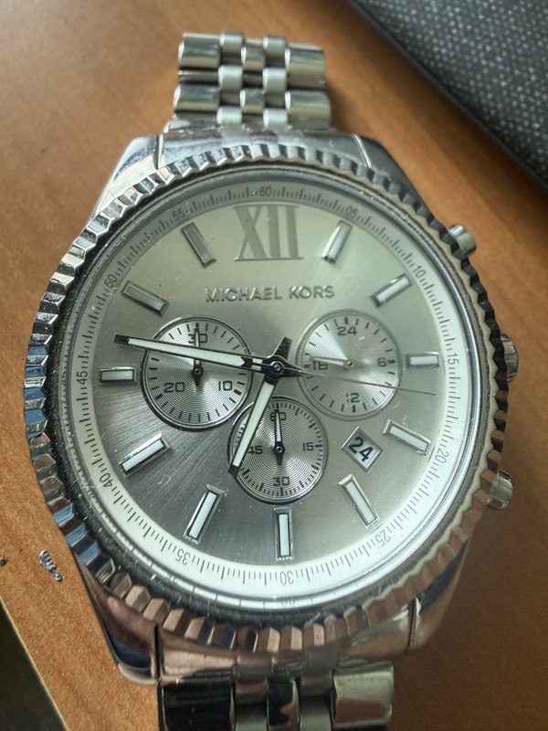 Michael Kors Men's Lexington Chrono Silver Dial Silver-tone 42MM Watch