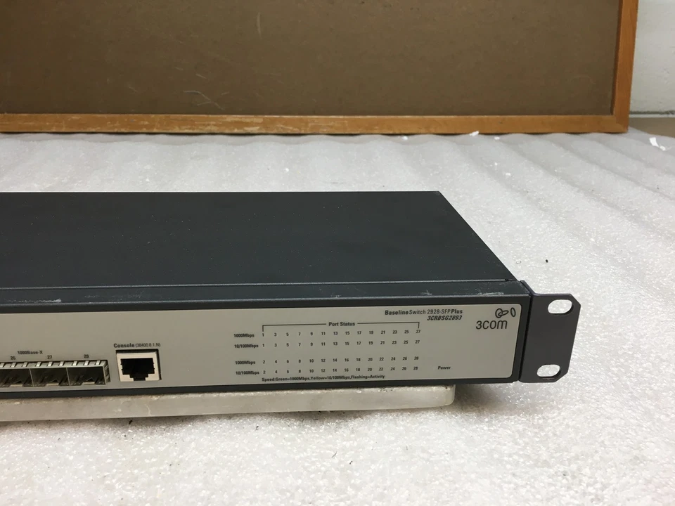 Interruptor de línea base 3COM 3CRBSG2893 2928-SFP Plus 1000 Base-X con montaje en rack Foto 3 de 4