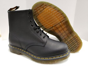 hiker 1460 martens