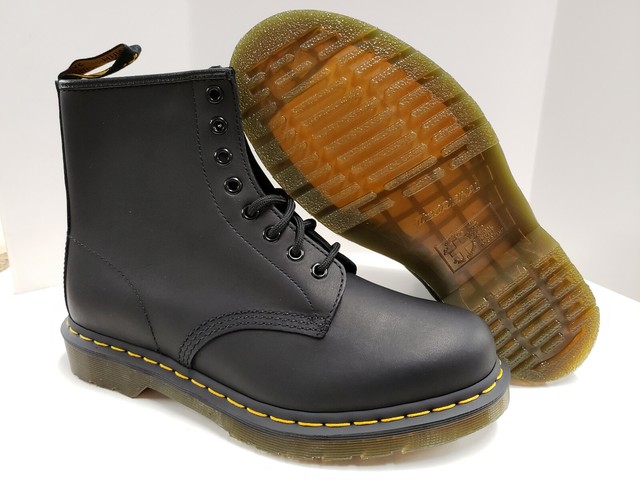 dr martens finnegan black