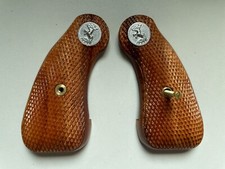 New Grips For Colt D Short Butt Grips Diamondback Checkered Hardwood 02