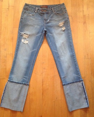 Premium 62 Women's Cuffed Light Wash Distressed Vintage Jeans Size 7
