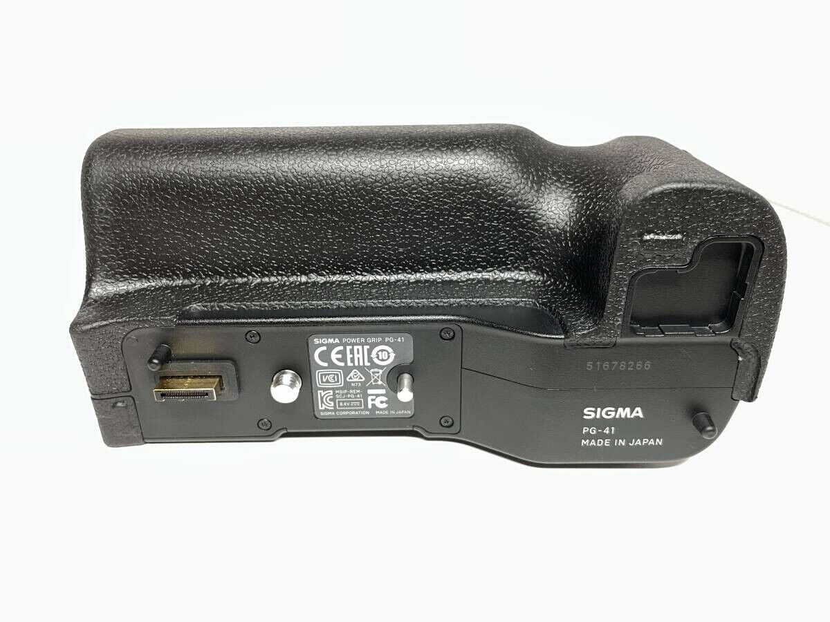 Sigma PG-41 Power Grip for SD Quattro & Quattro H Mirrorless Sigma PG-41 Power Grip for SD Quattro & Quattro H Mirrorless