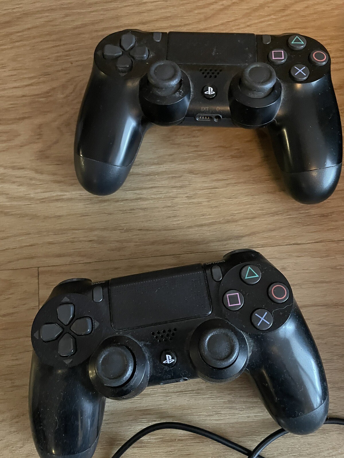 Sony Playstation 4 / 2 Controller / 500 GB / Mattschwarz / Gebraucht eBay