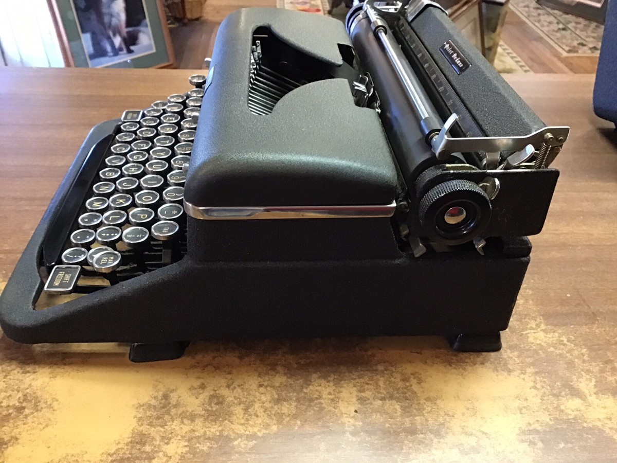 レトロ 米国製  QUIET DE LUXE タイプライター レトロ 米国製 QUIET DE LUXE タイプライター Royal Typewriter