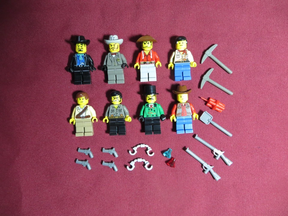 LEGO COWBOYS/WESTERN MINIFIGURES LOT. 8 FIGS & ACC - Image 2 of 3