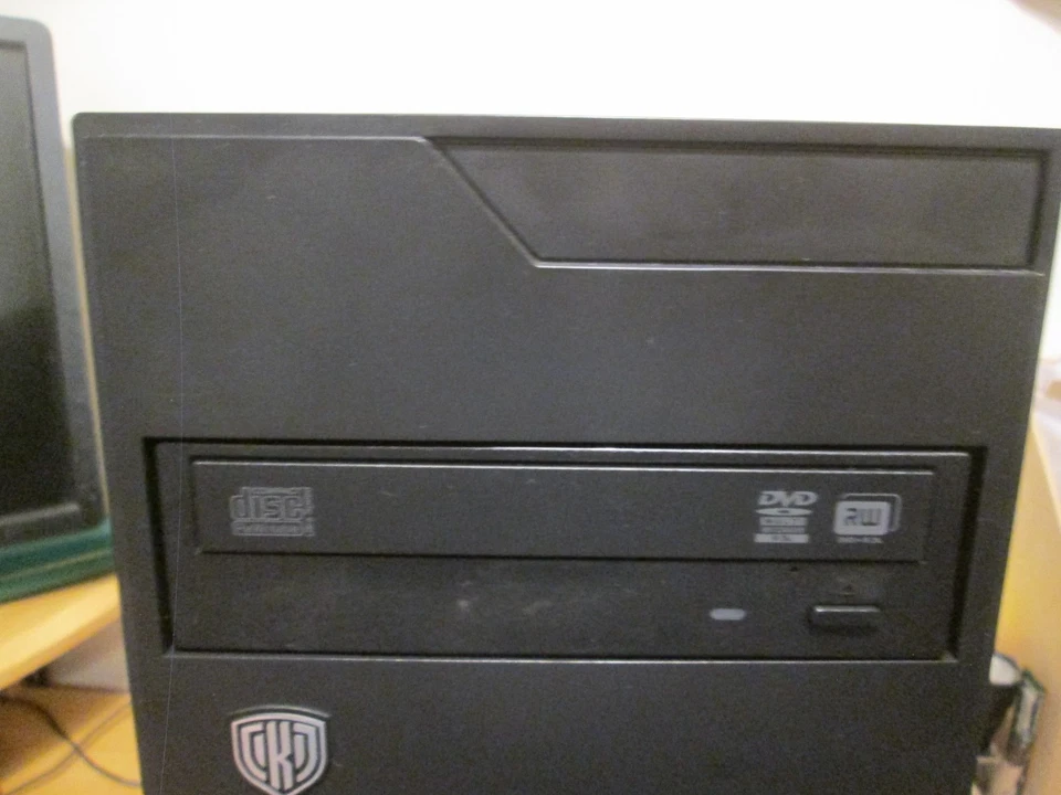 Custom Built Intel i5 4460 3.20 Ghz PC, NVMe/SATA HDDs, 16Gb RAM, DVD/RW, Win 10 - Image 2 of 4