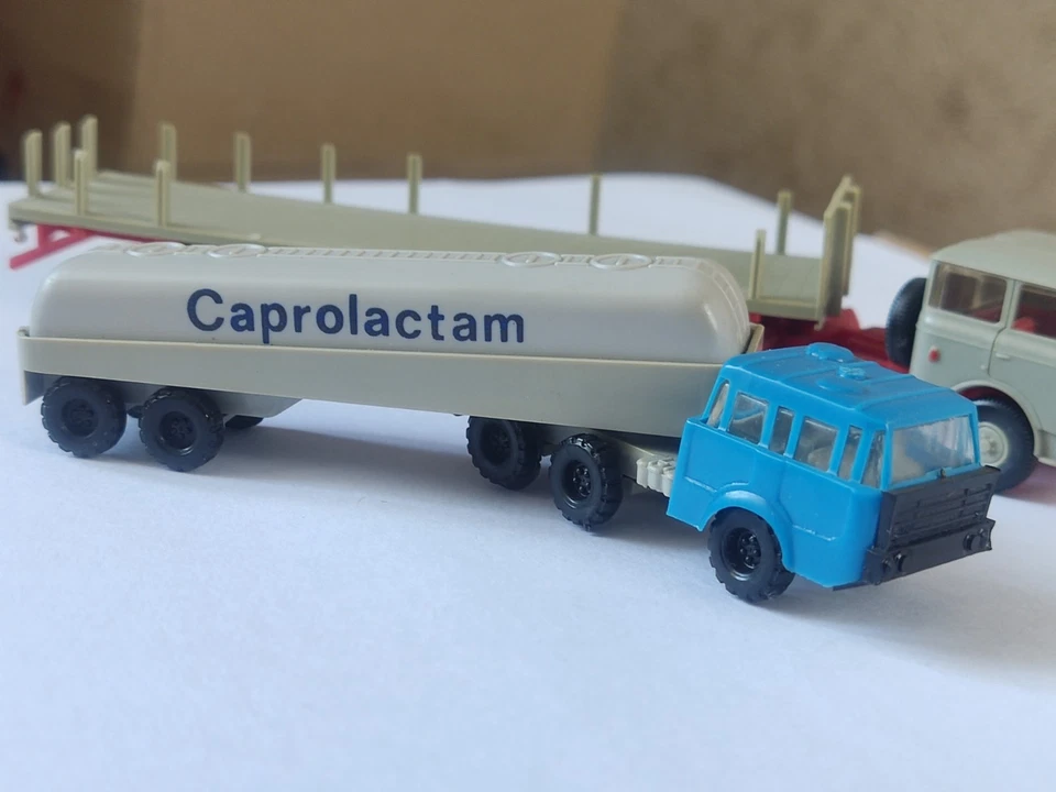 Set 2 TATRA Caprolactam Skoda 706 with timber trailer Permot Plastic Retro Car - Image 3 of 4