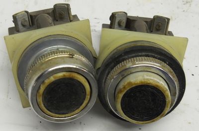 MISCELLANEOUS PUSH BUTTONS LOT OF 2