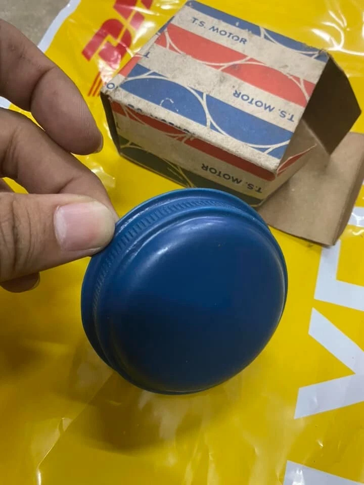 Datsun 1200 B110 B210 120y A12 A15 521 610 620 720 Sunny ute oil filler cap NOS - Изображение 2 из 4
