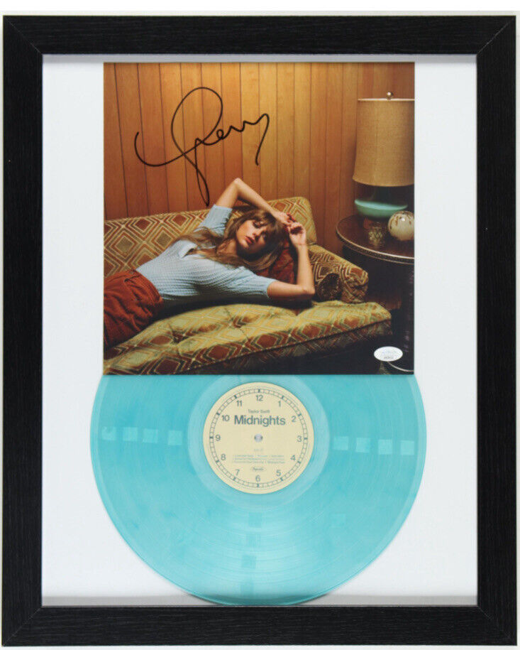 Taylor Swift JSA Certified Autograph Custom Framed Taylor Swift JSA Certified Autograph Custom Framed