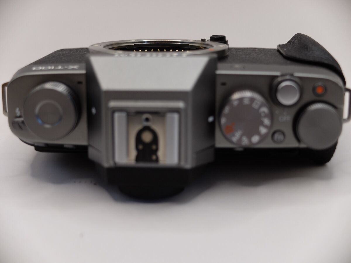 Fujifilm X-T100 Mirrorless Digital Camera Lens Kit XC15-45mmF3.5-5.6 OIS PZ  Box