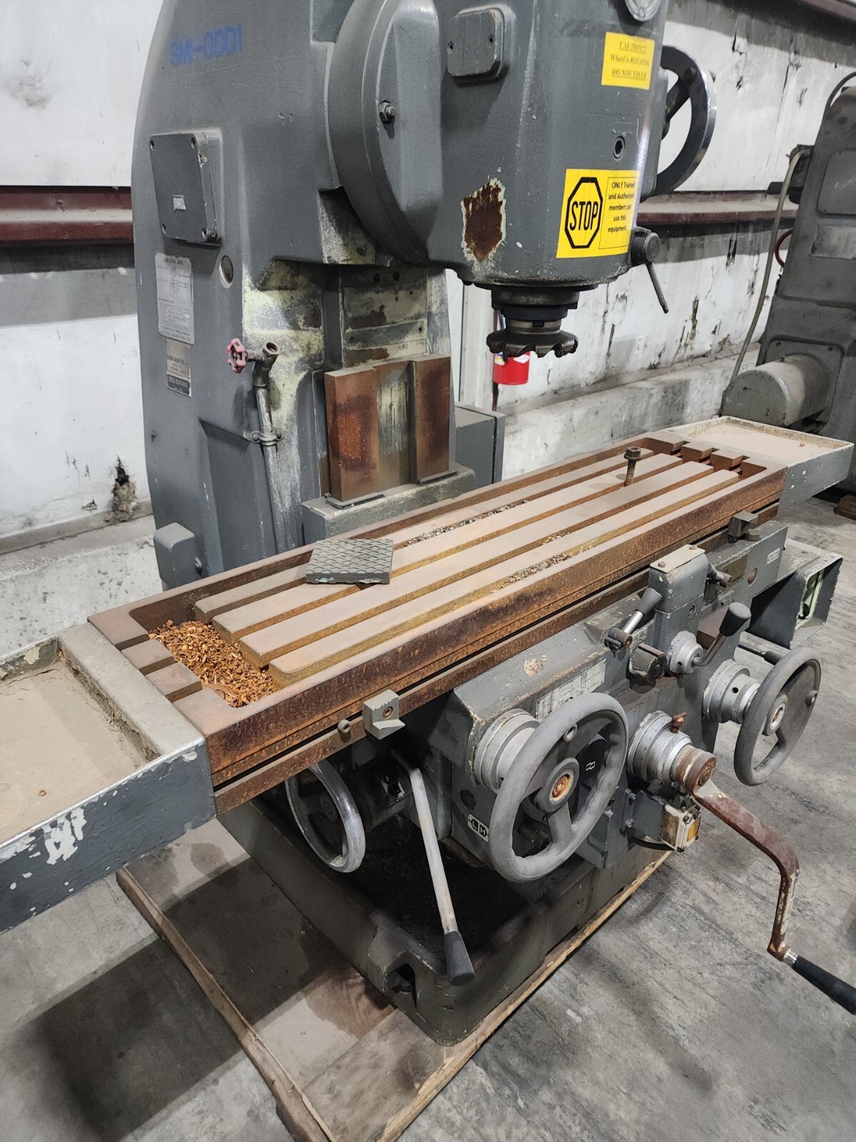 Shizuoka SVCH Vertical Milling Machine Power Feed Heavy Duty Mill