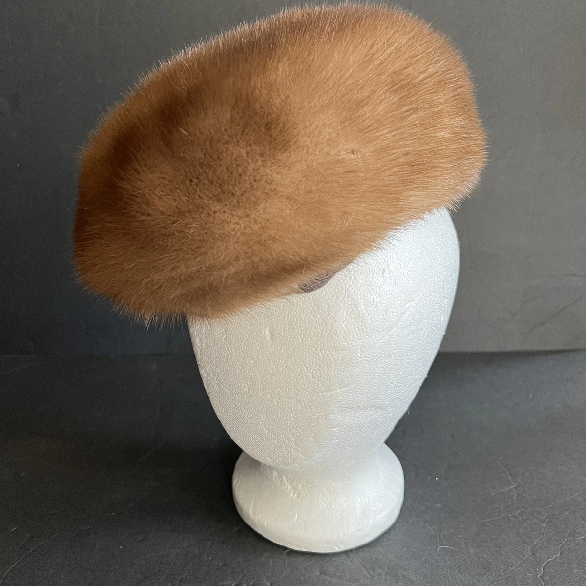 Vintage Unbranded Cream Colored Natural Mink Fur Hat Vintage Blonde Mink Pillbox Hat With Bow – Very Breezy main image 3