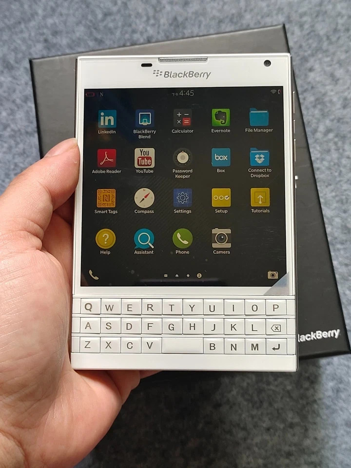 Unlocked BlackBerry Passport Q30 (SQW100-1) 32GB+3GB 4G Smartphone