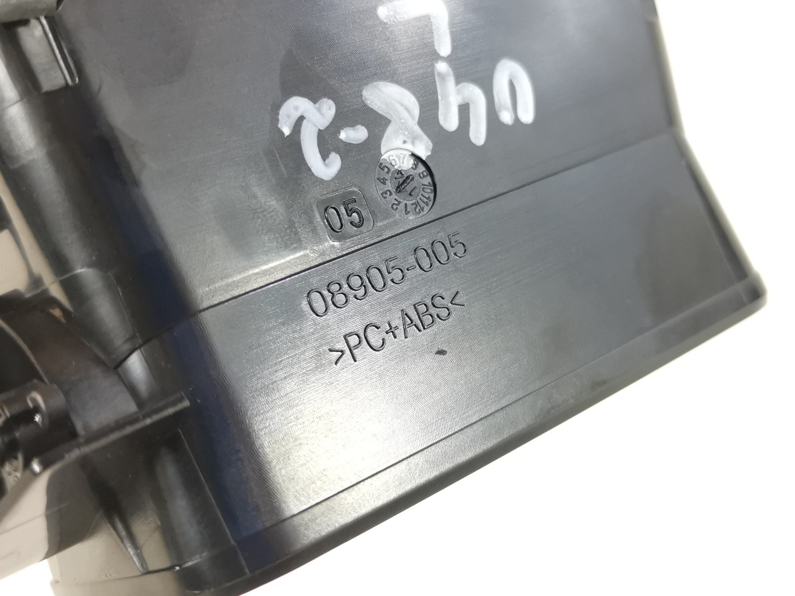 Maserati Ghibli S Q4 2014 Left Air vent P/N 6700190620