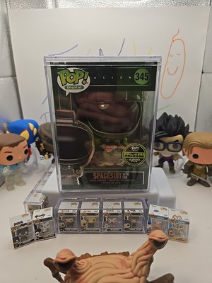 FUNKO POP! DIGITAL ALIENS #345 SPACESUIT WITH EGG 2200 PC | eBay