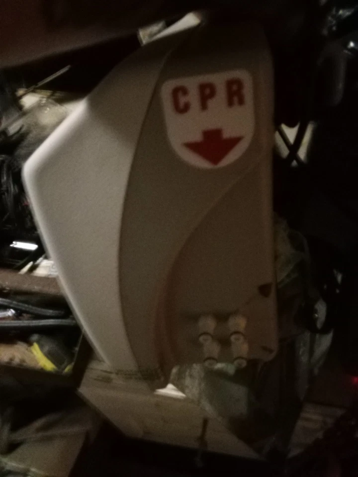 Invacare Micro Air 90 вращающийся с насосом для матраса переменного давления — только насос - Изображение 2 из 3