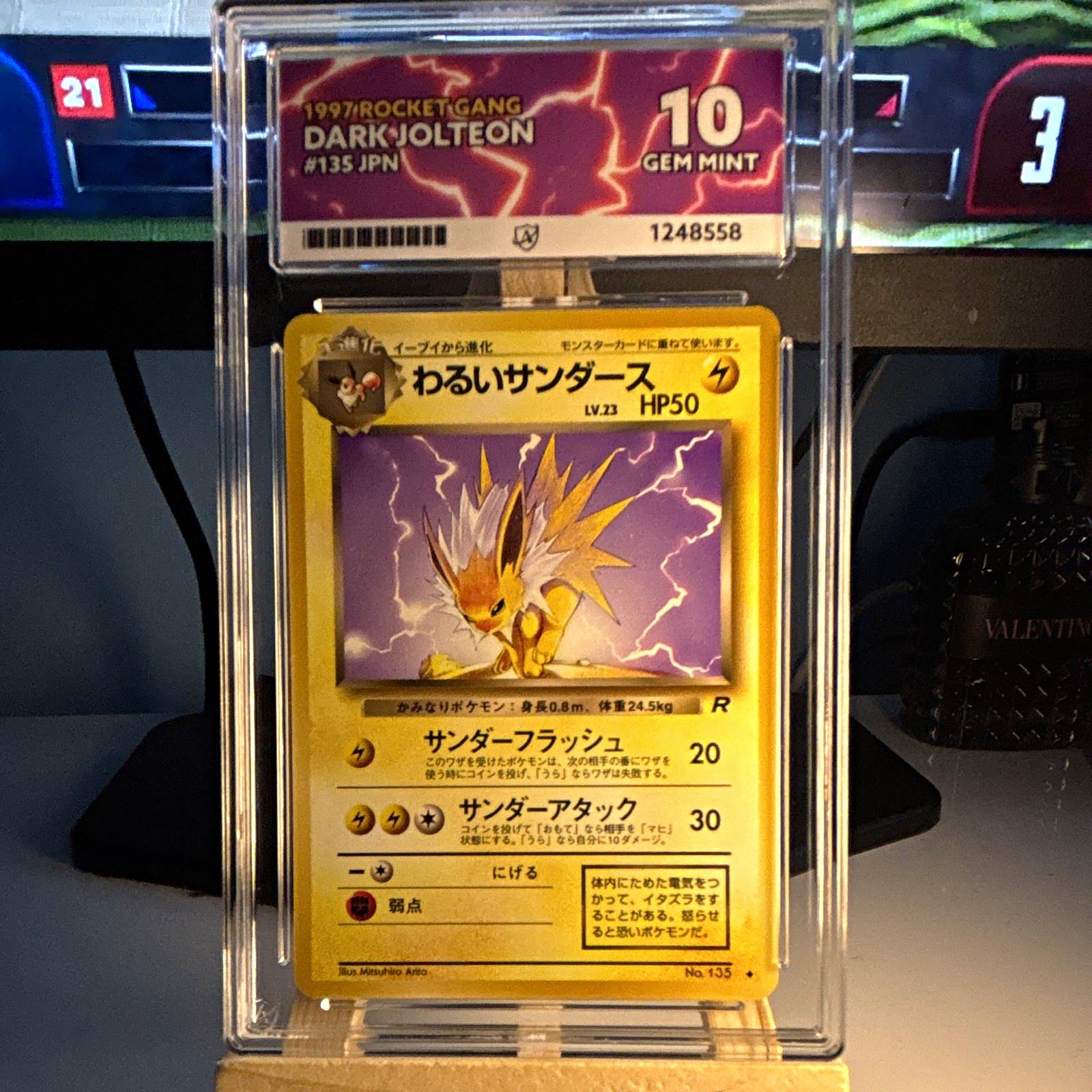 Pokémon TCG PSA 10 Dark Jolteon Rocket Gang 135 Japanese 1997 HP 50