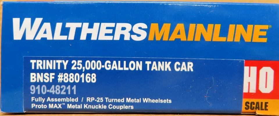Walthers 910-48211 HO BNSF Trinity 25,000-Gallon Tank Car Ready to Run #880168 - Image 2 of 3