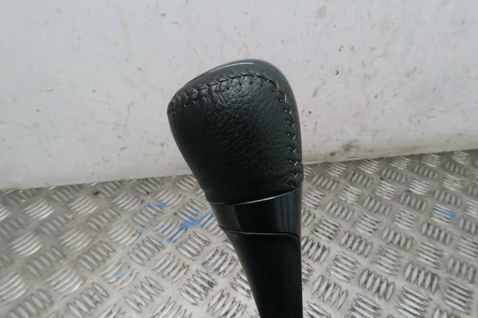 Toyota Yaris 2020 1,5 híbrido 5 puertas selector de marchas automático palanca de cambios ref5687 Foto 2 de 4