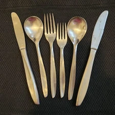 Amcrest Stainless Japan Phoebe 2 Dinner Forks, 2 Knives & 2 Spoons Vintage Gloss