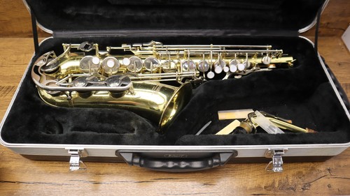 Yamaha YAS-23 YAS 23 Alto Saxophone WITH HARD CASE! BUY NOW!