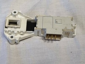 LG Mod: WM-14220FD Waschmaschine Teil: Türschloss Magnetriegel