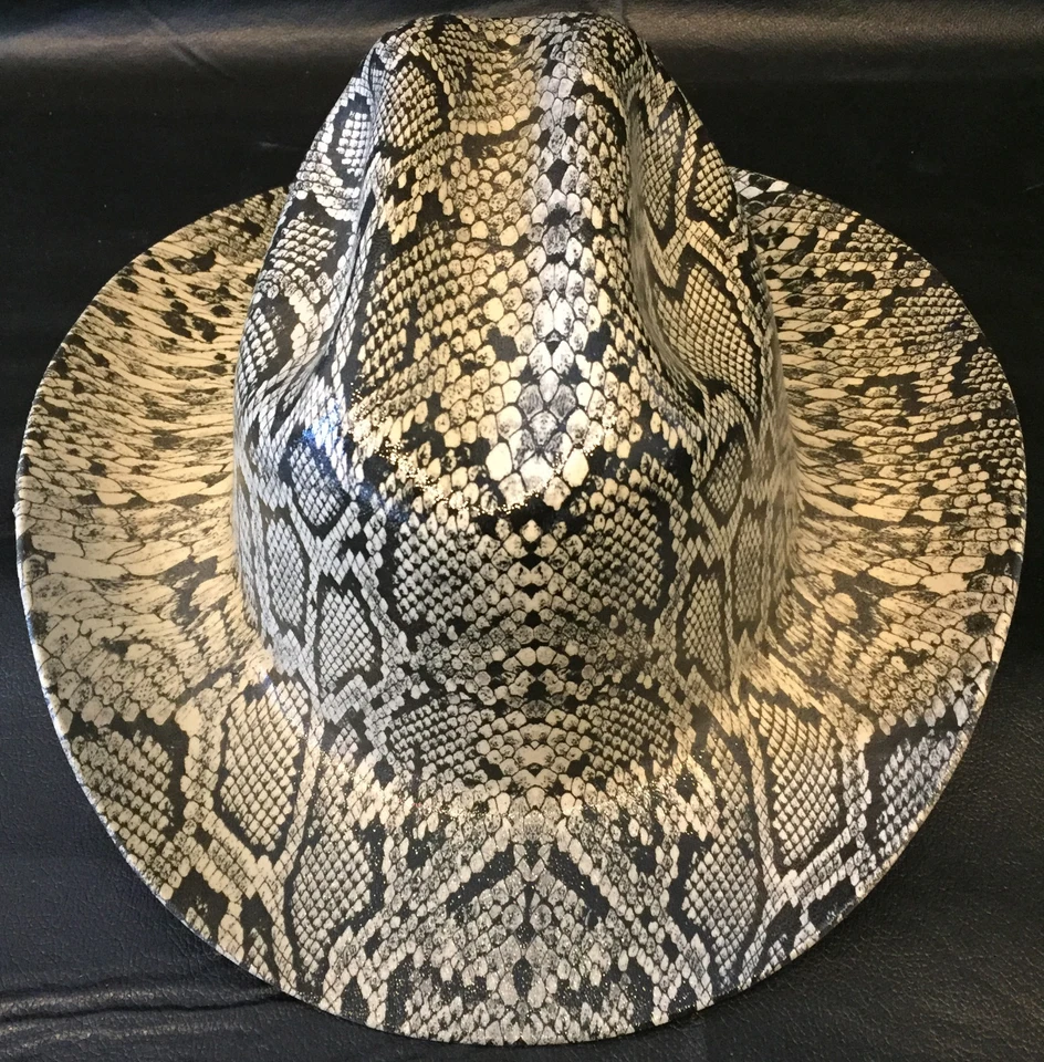 Sombrero duro Kimberly Clark Outlaw Hydro Dipped personalizado piel de serpiente bronceada Foto 2 de 4
