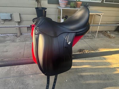 Equipe Viktoria Dressage Saddle
