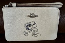 Coach Disney MM Minnie Mouse Sparkly Boombox Corner Zip Wristlet Chalk White NWT