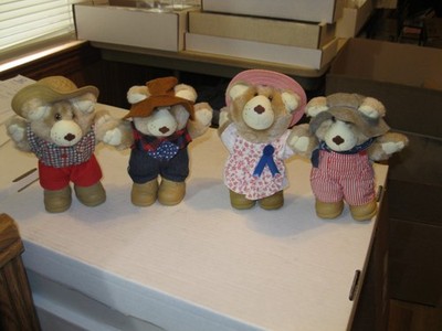 Furskins Bears Wendy's Set Of 4 1986 Dudley, Boone, Farrell, & Hattie