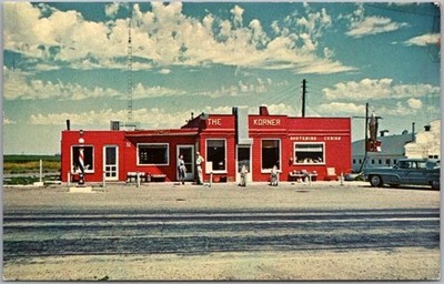 1950s BREWSTER, Kansas Postcard ''THE KORNER Antique Shop'' Highway 24 Roadside