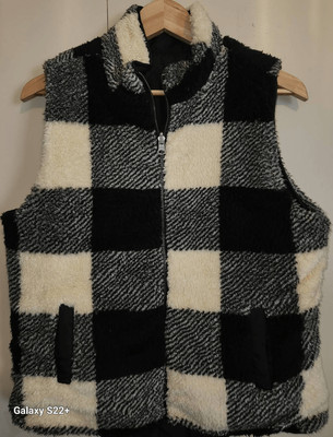 Thread & Supply Black & White Buffalo Check Reversable Sherpa vest