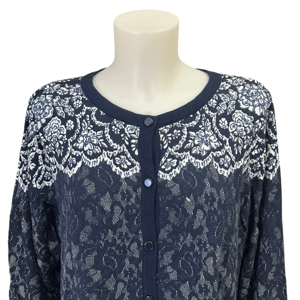 Cárdigan Suéter Bob Mackie Usable Arte Azul Blanco Floral Encaje Para Mujer 1X Foto 2 de 4