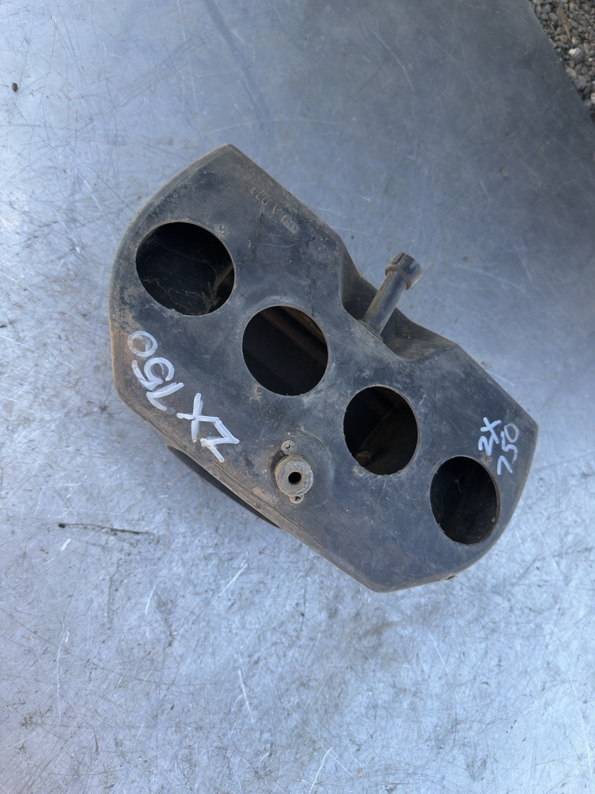 Kawasaki KZ750 KZ 750 Z750 Z Airbox Air Box Filter Housing Inlet OEM Genuine
