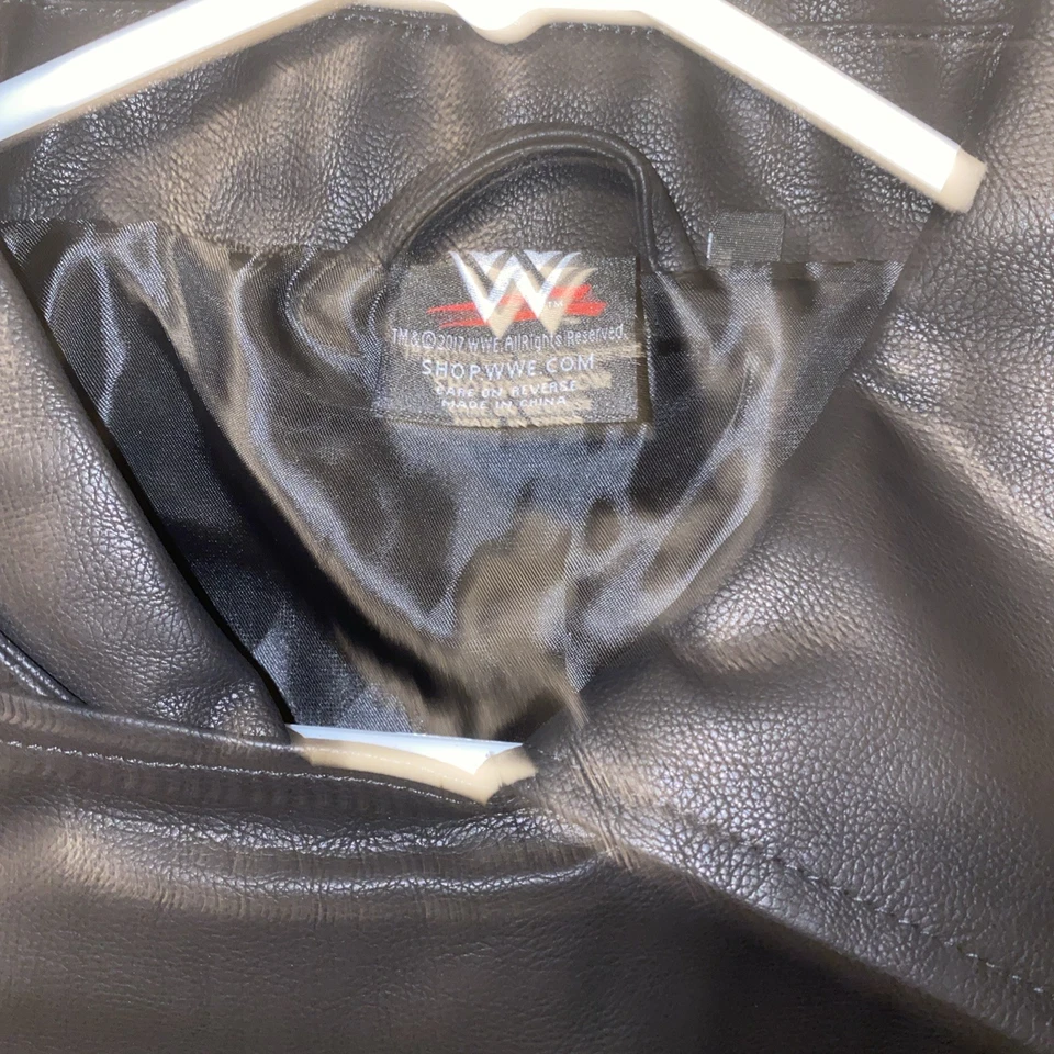 WWE Wrestler Finn Ballard Club XXXL Chaqueta Negra Halloween Foto 3 de 4