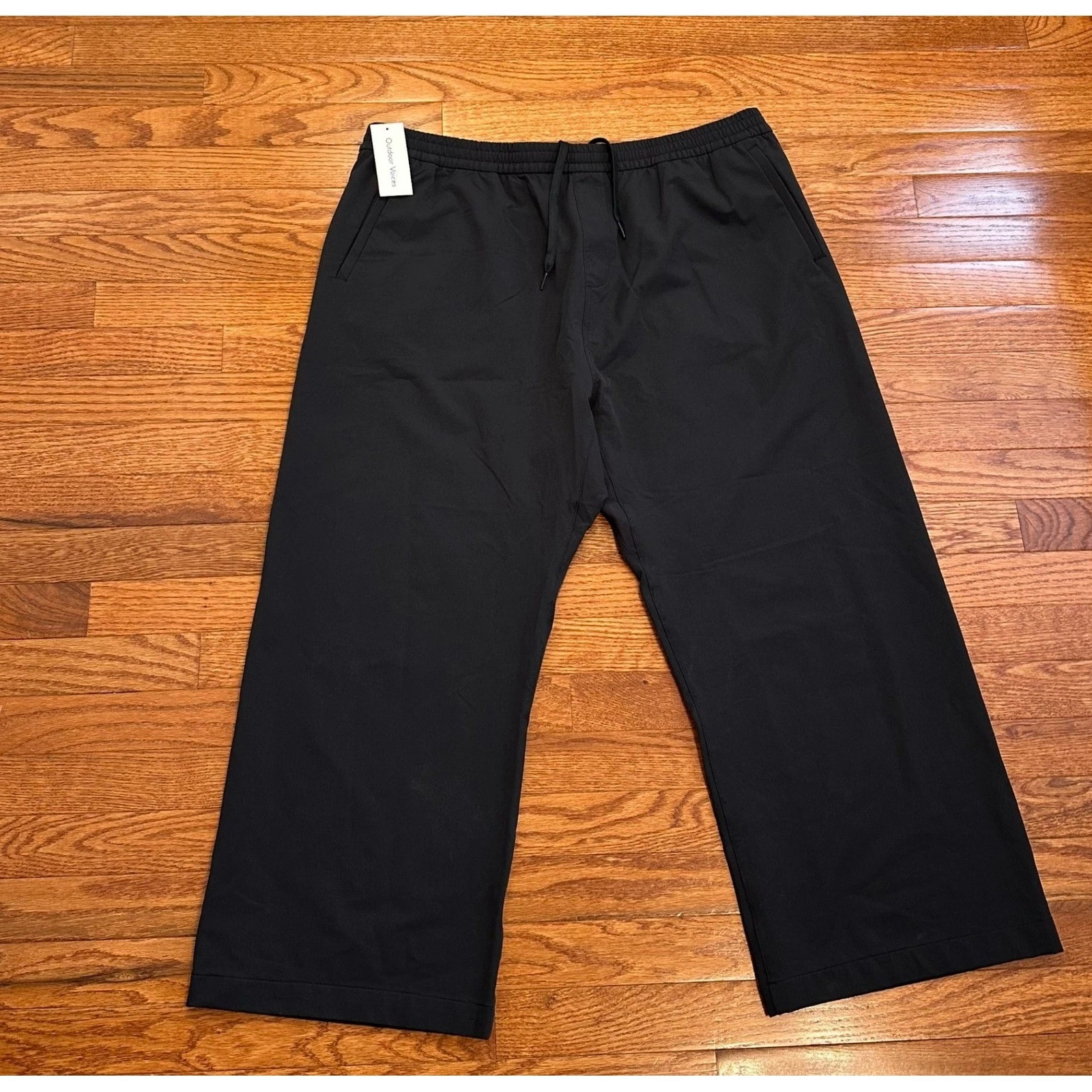 New Outdoor Voices RecTrek Cropped Wide Leg Pants Womens 3XL Black Active 25"
Opens in a new window