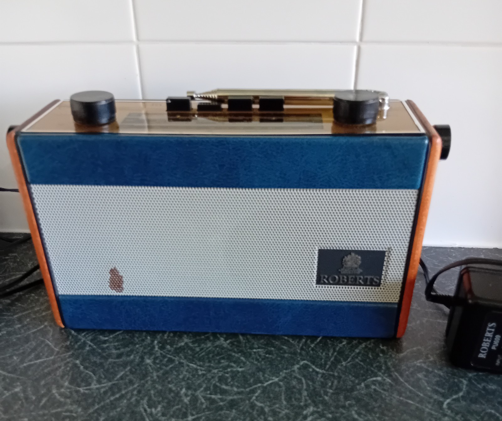 Vintage 1990's Roberts R757 3 Band Radio blue with adaptor