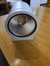Future Design Track Light for Gallery Lighting