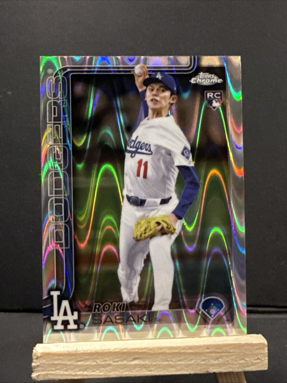 2025 Topps Chrome - Roki Sasaki #217 RayWave Refractor (RC)